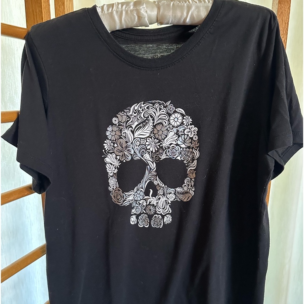 Celebrate Halloween Silver Foil Floral Sugar Skull Black Tee Shirt Ladies Large